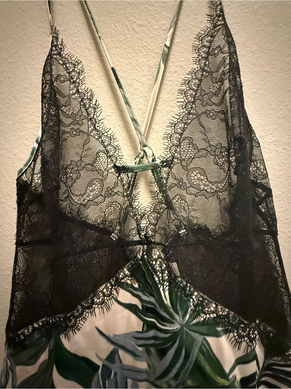 Victoria’s Secret Lace Plunge Slip Size Sm P Champagne Palm Print Satin Lingerie - Picture 4 of 10